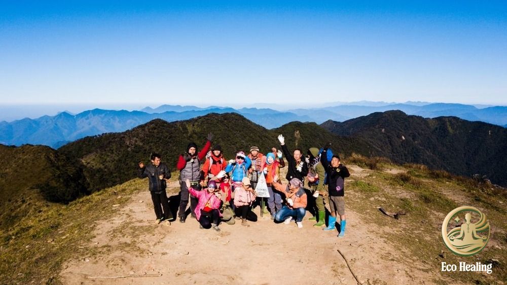 Chi phí Trekking Tà Chì Nhù tự túc vs Tour: Bảng tính chi tiết rẻ nhất.
