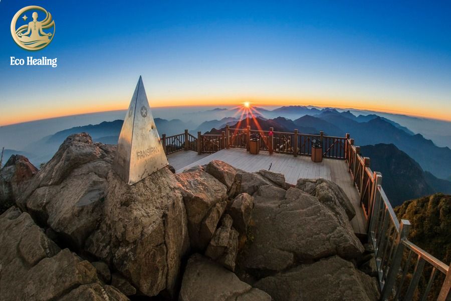 Trekking Fansipan – Cách chuẩn bị & kinh nghiệm chinh phục “Nóc nhà Đông Dương”