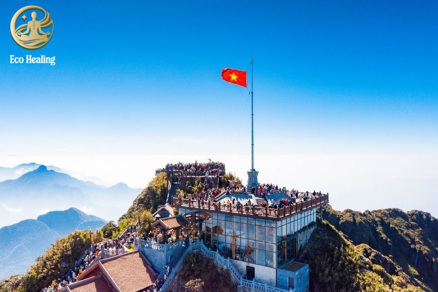 Trekking Fansipan – Cách chuẩn bị & kinh nghiệm chinh phục “Nóc nhà Đông Dương”