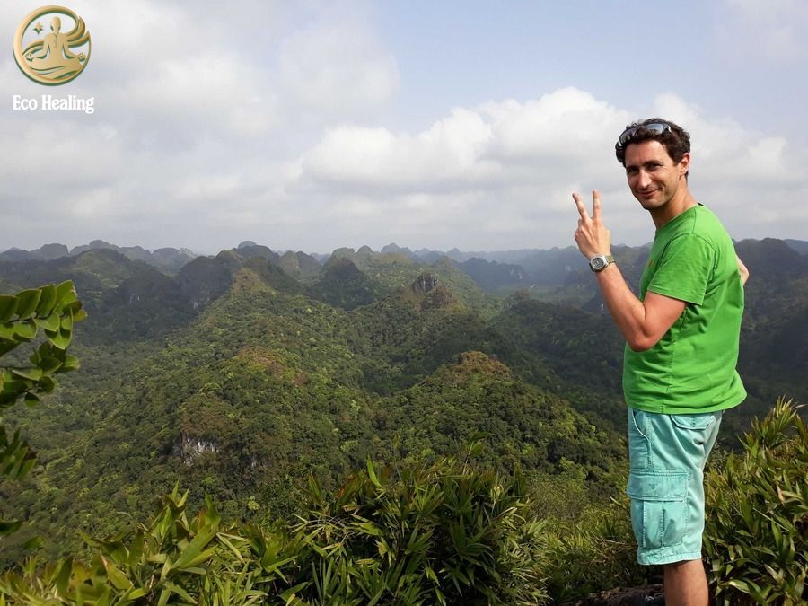 Trekking Vườn Quốc Gia Cát Bà: Thử thách leo núi Kim Giao ngắm toàn cảnh đảo ngọc.