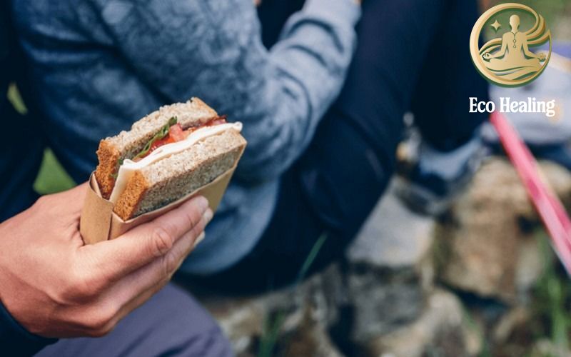 6 loại Đồ ăn vặt cung cấp năng lượng nhanh mà Trekker chuyên nghiệp luôn mang theo.